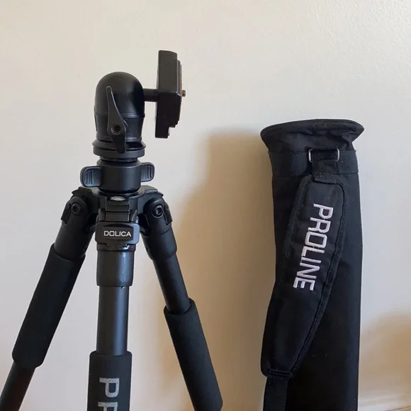 🪞 dolica proline media tripod adjustable with carry pouch